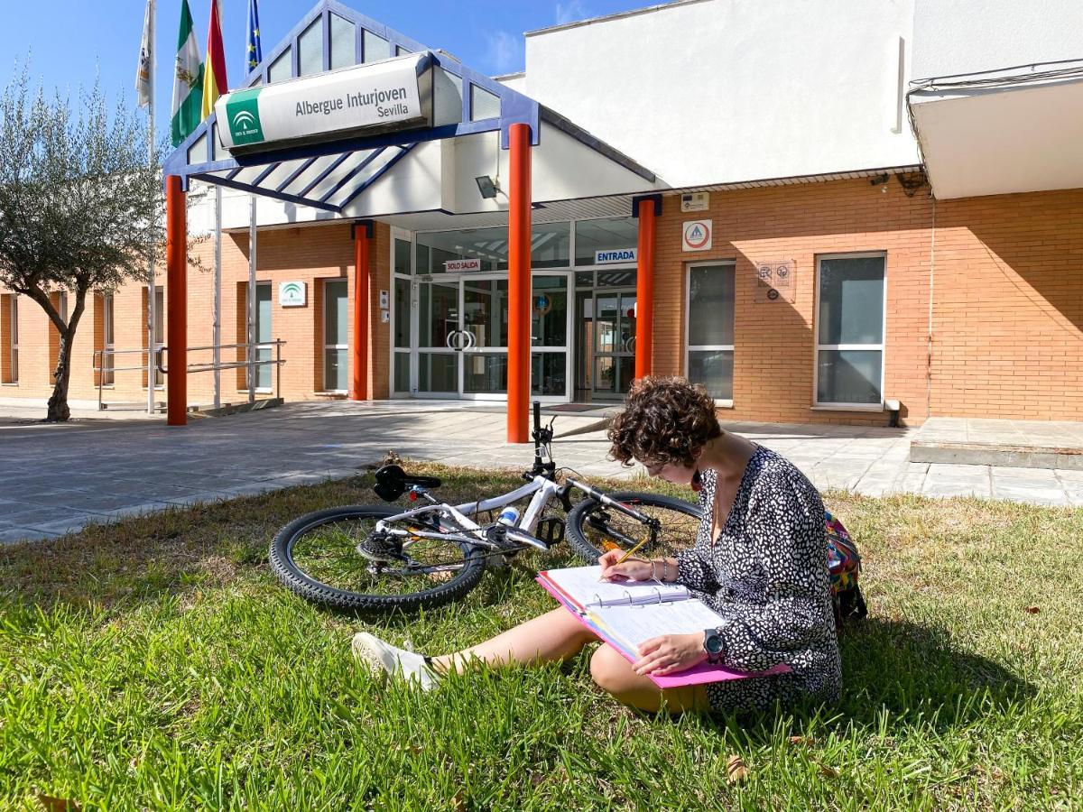 Albergue Inturjoven Sevilla Kültér fotó
