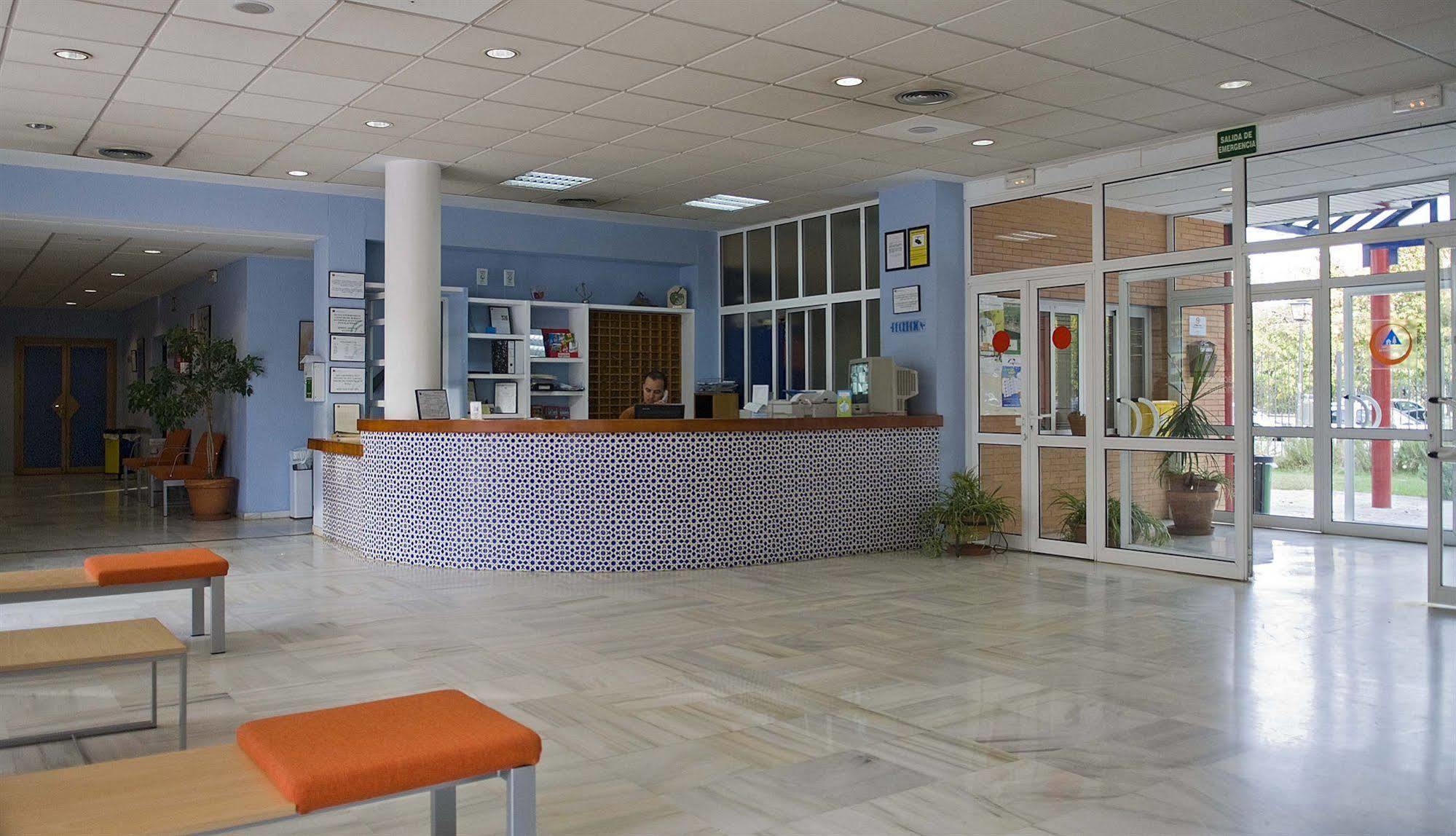 Albergue Inturjoven Sevilla Kültér fotó